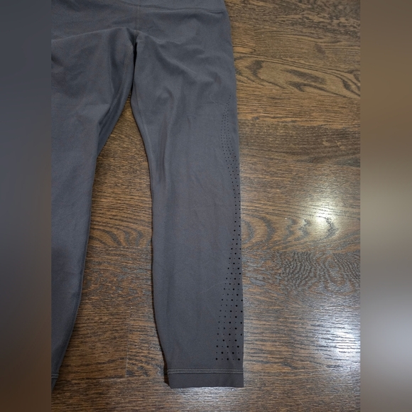 Athleta Charcoal Gray High-Waisted  Capri Leggings Women's  Sz.M - Picture 2 of 8
